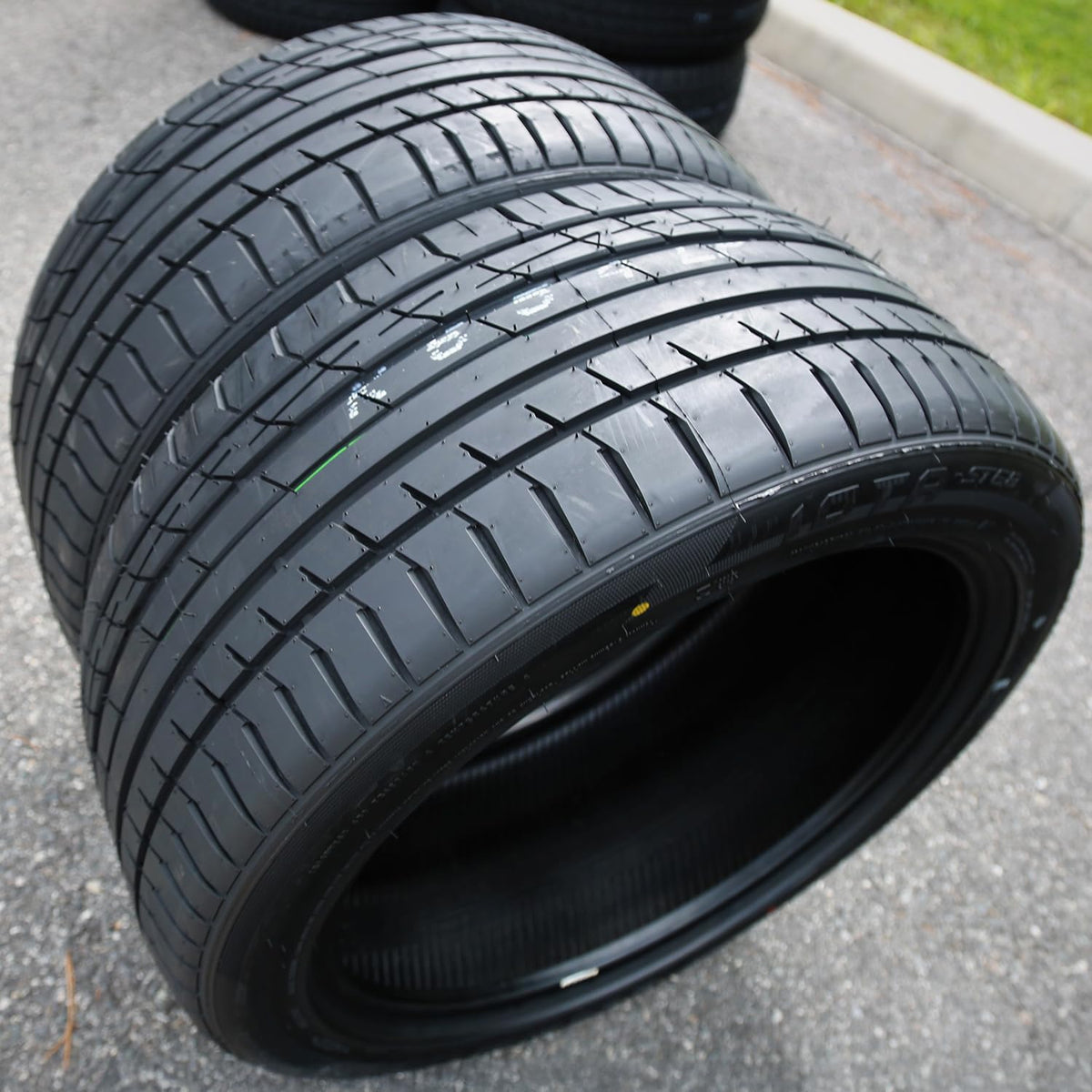 275/55R20 117V All Season XL Tire F555395